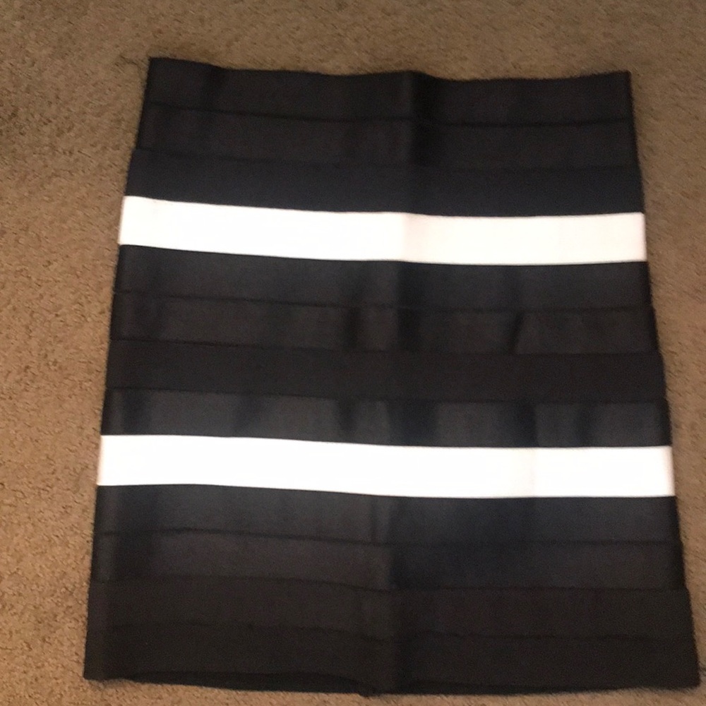 COLOR BLOCK BLACK BANDAGE SKIRT
